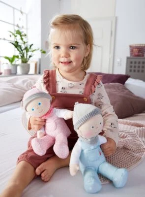 HABA 305753 Kuschelpuppe Pit 2 HABA 305753 Kuschelpuppe Pit – Bild 2