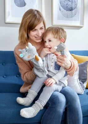 HABA 305755 Handpuppe Nashorn Mit Baby 3 HABA 305755 Handpuppe Nashorn Mit Baby – Bild 3