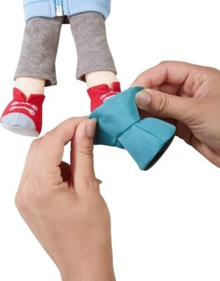 HABA 306579 Kleiderset Accessoires, 3-tlg. Puppen-Stiefel, Schal, Umhängetasche, 30 Cm 2 HABA 306579 Kleiderset Accessoires, 3-tlg. Puppen-Stiefel, Schal, Umhängetasche, 30 Cm – Bild 2